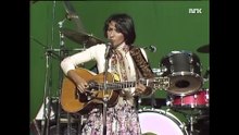 Joan Baez canta "Diamantes y óxido" en vivo (1978)
