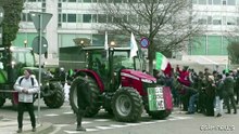 Trattori in piazza a Milano contro l'accordo Ue-Mercosur