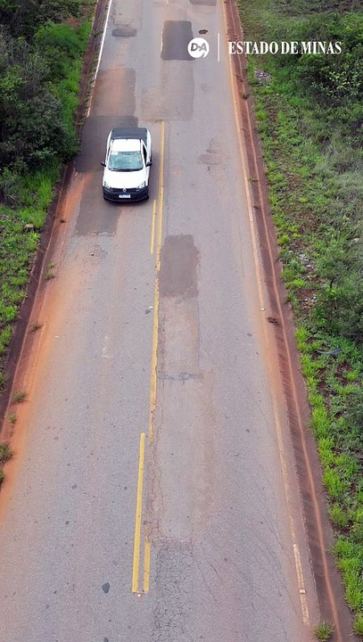 Moradores de Casa Branca organizam protesto devido às péssimas condições da estrada