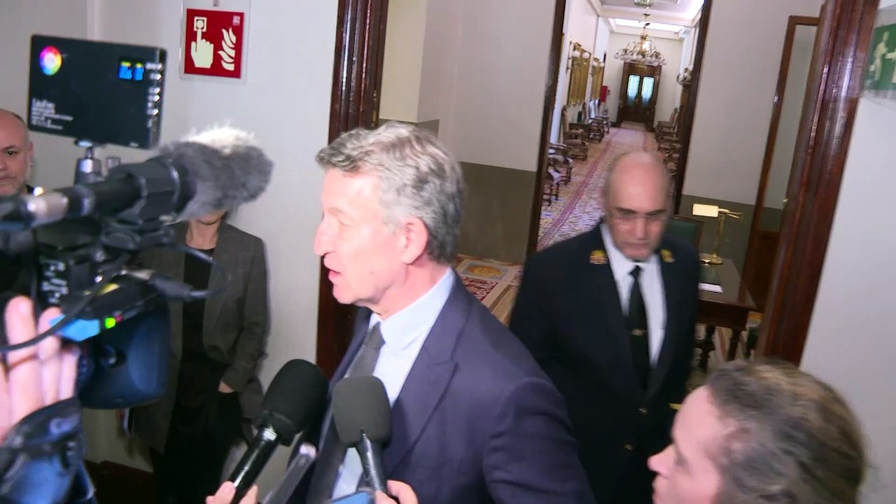 Feijóo asegura que estuvo informado en tiempo real tras contactar con Mazón