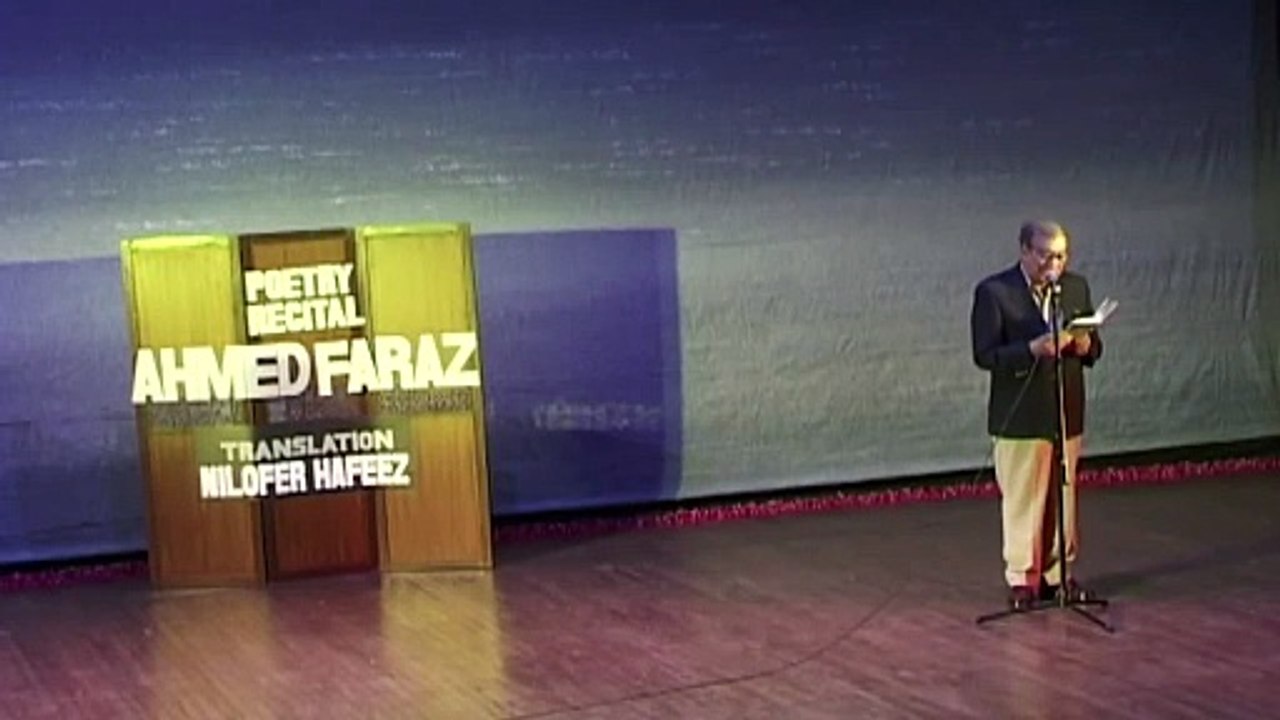 Ahmed Faraz recites Jaatay Saal Ki Aakhri Shab Hai