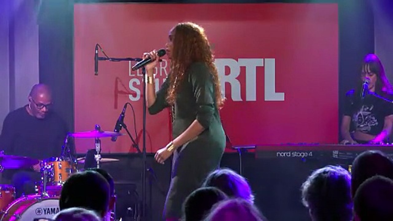 Imany chante "When it comes" dans "Le Grand Studio RTL"