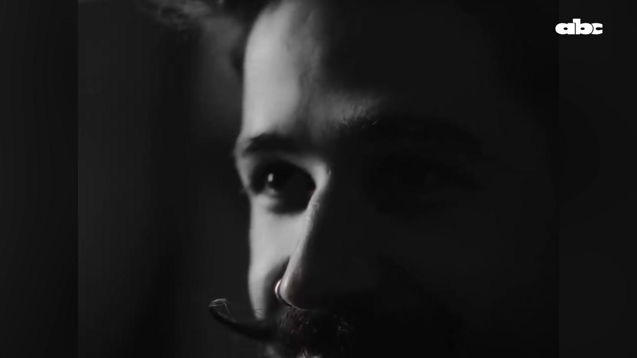 Camilo, Evaluna Montaner - Navidad en Cada Esquina / It’s Beginning to Look A Lot Like Christmas
