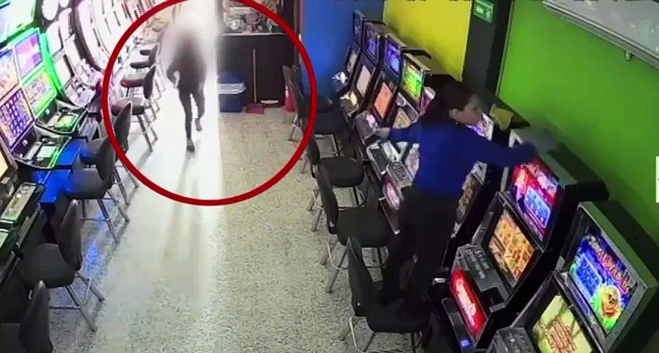 Cayó 'Nani': videos revelan cómo vigilaba, armaba y participaba en una cadena de robos a casinos en Bogotá