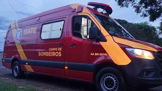 Homem sofre luxação no ombro ao cair de moto na Rua Olindo Periolo