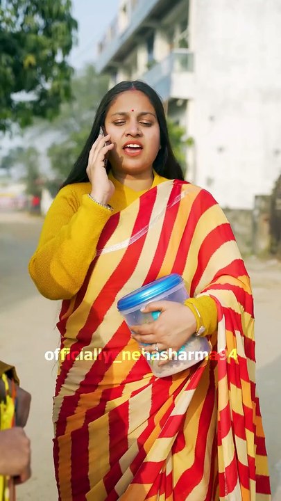 Nanad ko dekh bhaabhee ne lagaaya ghar mein taala