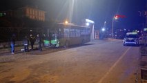 Arnavutköy’de otomobil ile özel halk otobüsü çarpıştı! 4 yaralı