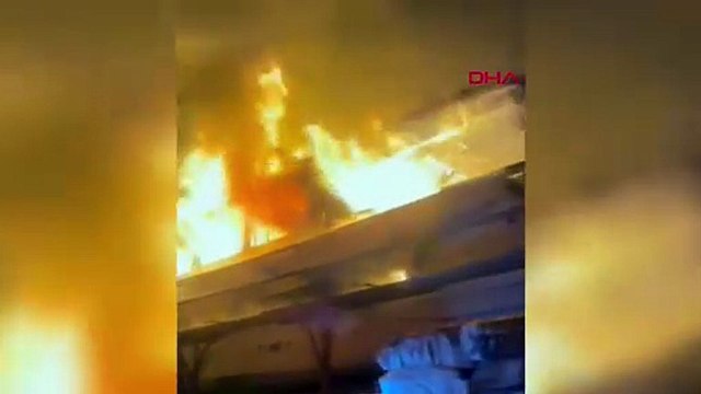 Fethiye'de tekne yangını: Alevler geceyi gündüze çevirdi