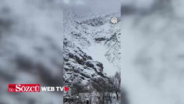 Hakkari'de çığ düşme anı cep telefonu kamerasında