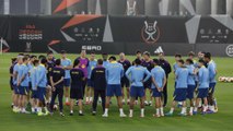 Así fue el entrenamiento del Barça: Lamine, juegos, pasillo de collejas...