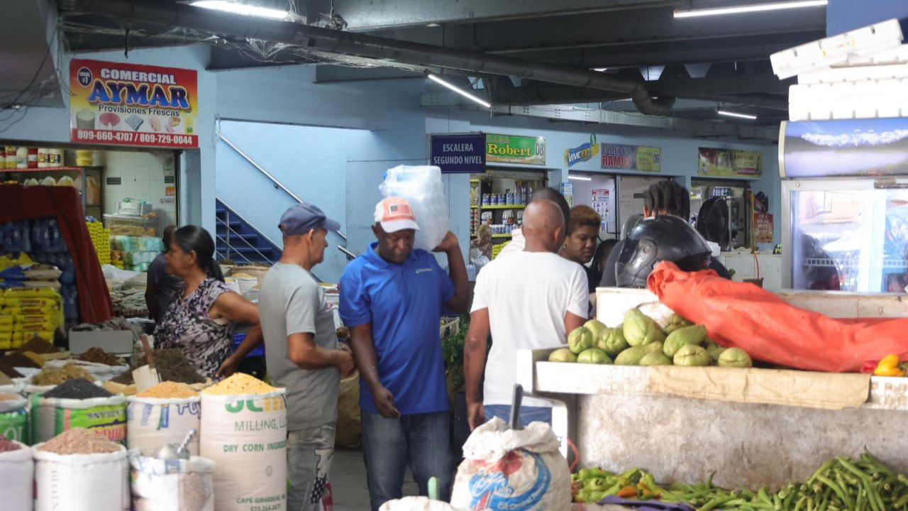 Comerciantes de Villa Consuelo denuncian inestabilidad en precios de la canasta básica