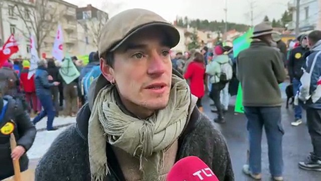 À Boën-sur-Lignon, près de 400 manifestants contre la centrale à bitume
