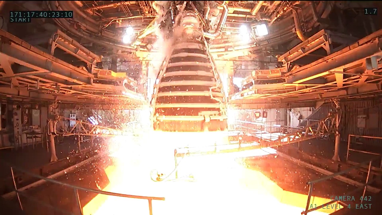 NASA Fires Up RS-25  Artemis Moon Rocket Engine Test For 500 Seconds