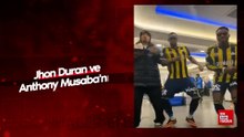 Jhon Duran ve Anthony Musaba'nın şampiyonluk dansı