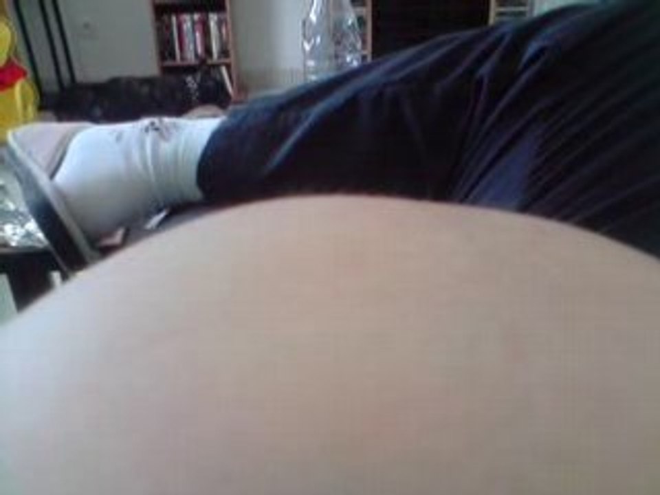 Hugo qui gigotte dans mon ventre