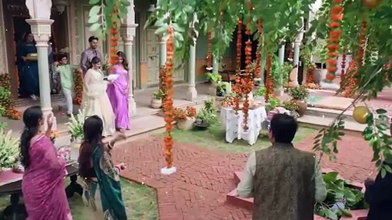 Girlfriend Fooled her Lover to not get married _ New Movie Explained in Hindi