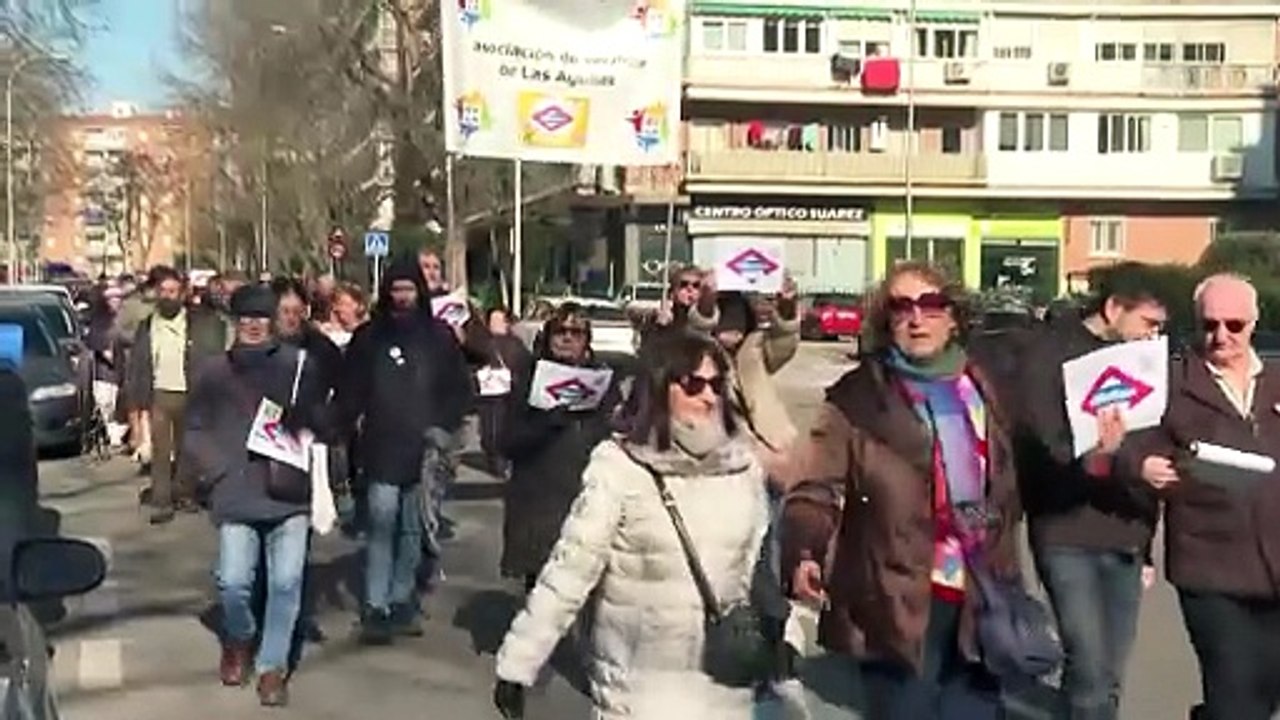 Los vecinos del barrio de Las Águilas exigen una estación de metro de la L11