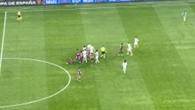 El pique Huijsen vs Lamine en plena trifulca del Clásico