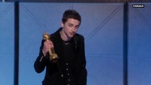 Timothée Chalamet reçoit le Golden Globe du meilleur acteur dans une comédie pour Marty Supreme