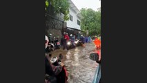 Banjir Rendam Jalan Danau Sunter Utara, Lalu Lintas Tersendat