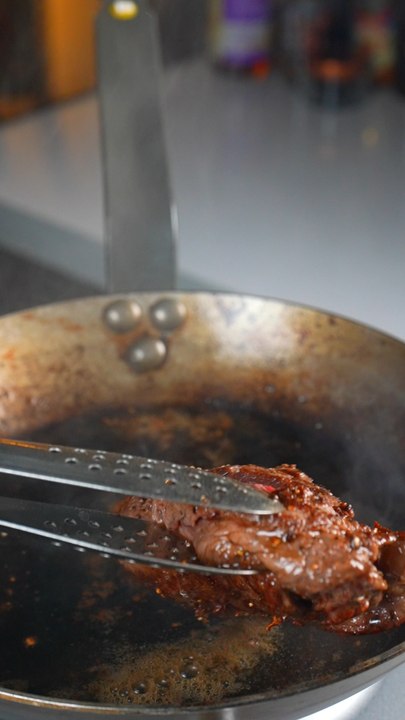 Onglet de bœuf gratiné à la fourme d’ambert sauce moutarde miel 😍