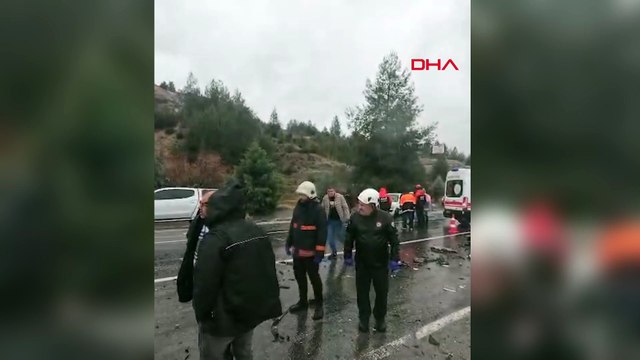 Feci kaza: Yolcu otobüsü ile otomobil kafa kafaya çarpıştı! 3 ölü, 3 yaralı