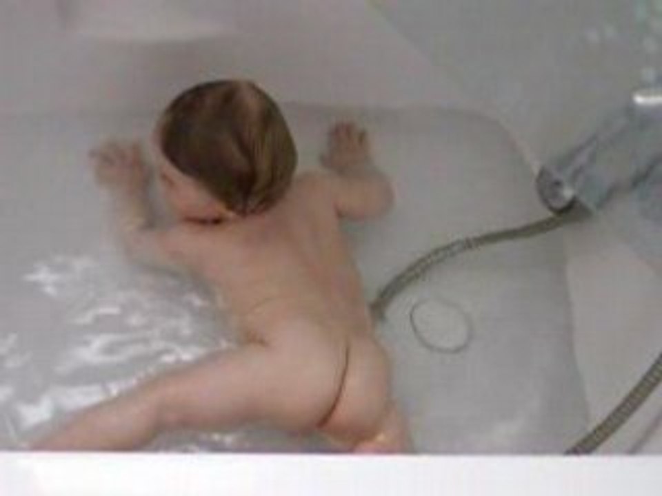 Hugo dans sa baignoire