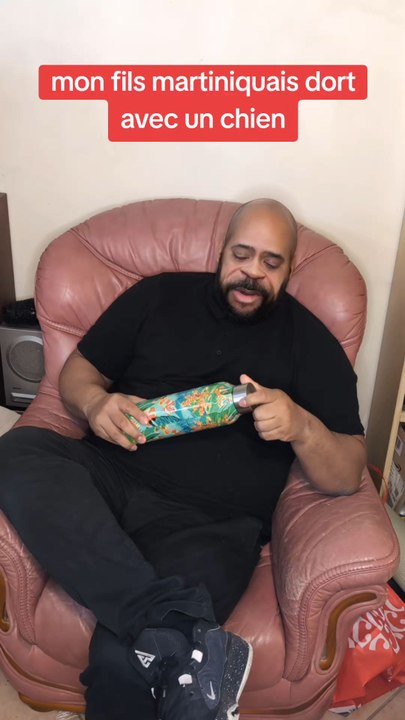 mon fils martiniquais dort avec un chien