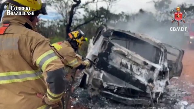 Veículo incendiado é encontrado com uma pessoa dentro na Estrutural