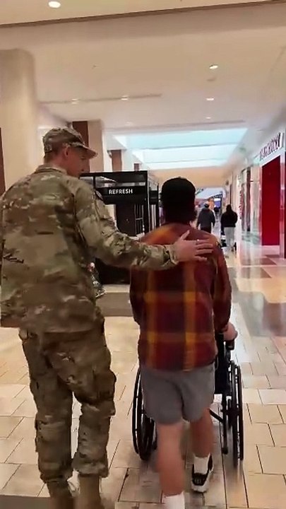 Soldier comes home and surprises his Mom ❤️ BEAUTIFUL