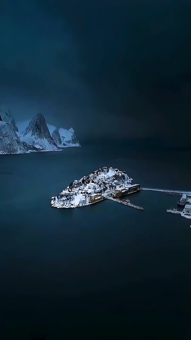 ⁣Cinematic Lofoten Islands Travel Guide - Dark Winter in Norway