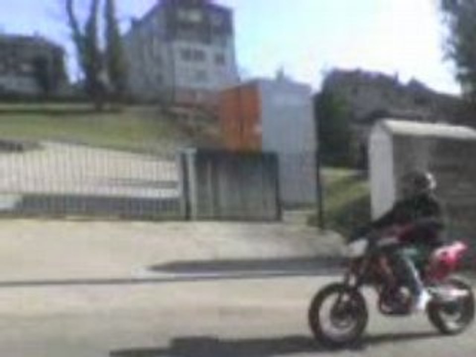 bordel devant chez fred service 2