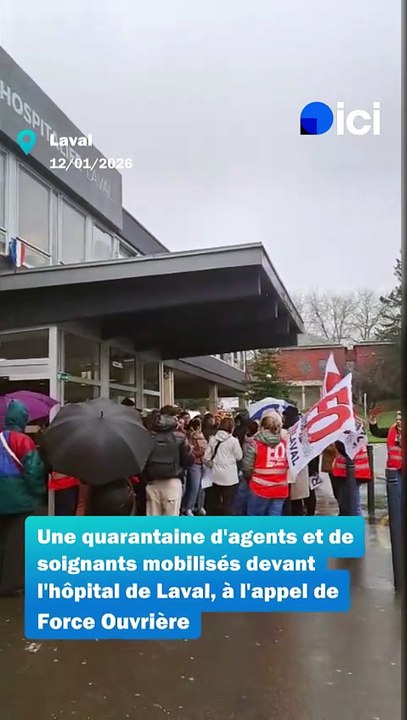 Des agents et des soignants du pôle femme-enfant en grève à l'hôpital de Laval