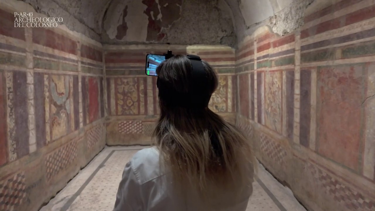 Palatino, si rivede la Casa dei Grifi: in diretta video gli affreschi, i mosaici e gli stucchi di 2.500 anni fa