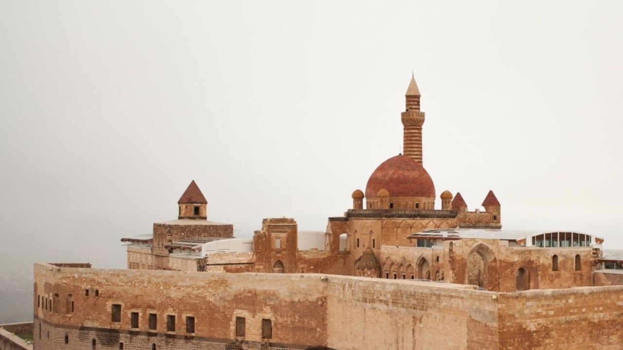 Ağrı Doğubayazıt’taki tarih hazinesi: İshak Paşa Sarayı