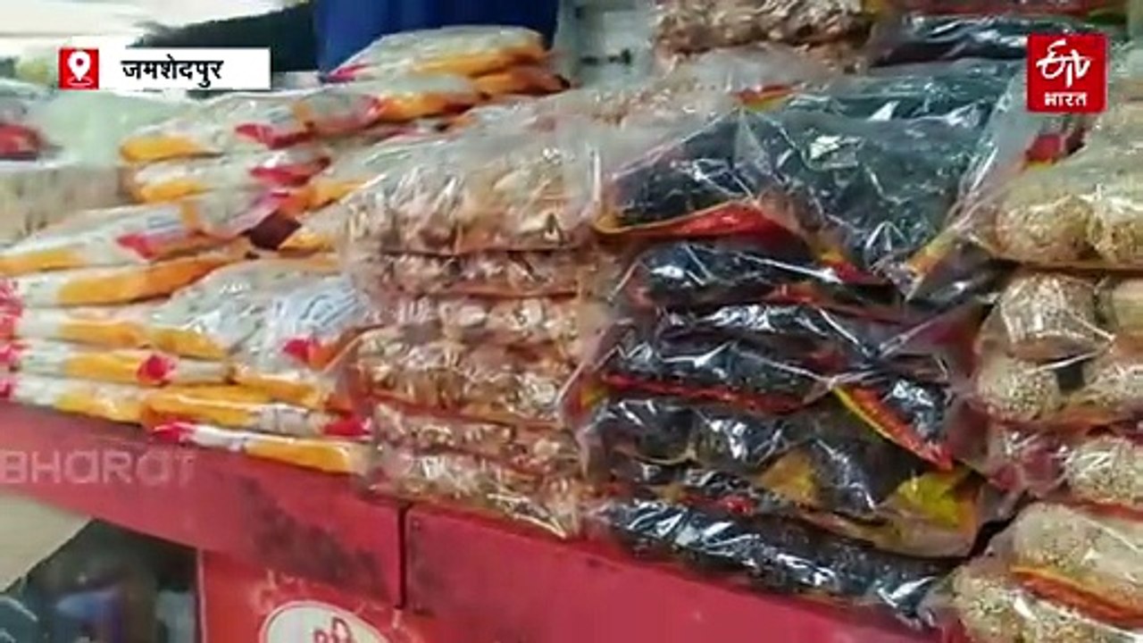 तिल और गुड़ की खुशबू से महक उठा जमशेदपुर, जानें कितने में बिक रहा तिलकुट
