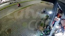 Grupo invade loja e foge com 12 motocicletas durante a madrugada em SC; vídeo