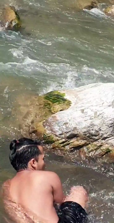 hand fishing in Nepal |