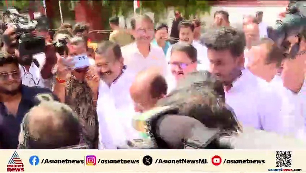 ഇടത് മാറി വലത് ചവിട്ടി ഐഷ പോറ്റി