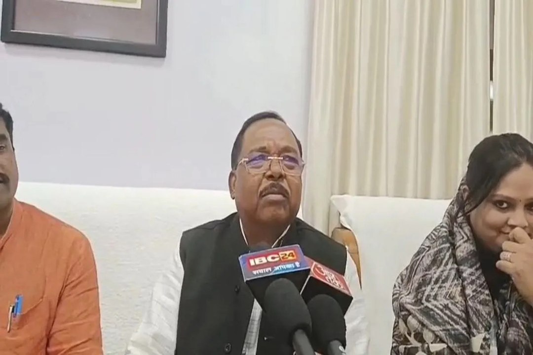 Video: फॉरेस्ट रेस्ट हाउस में अश्लील डांस पर मंत्री नेताम बोले- …आपको कौन बोला था कि वहां जाकर फोटो लेते रहो