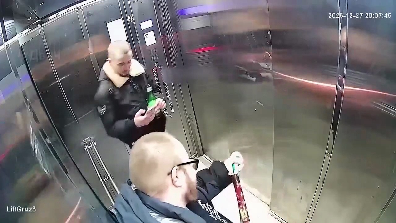 Allumer des feux d'artifice dans un ascenseur... mauvaise idée