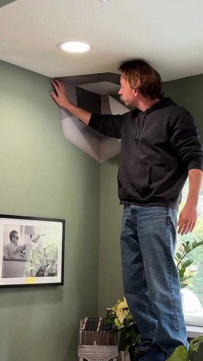 ceiling looks like it moving.