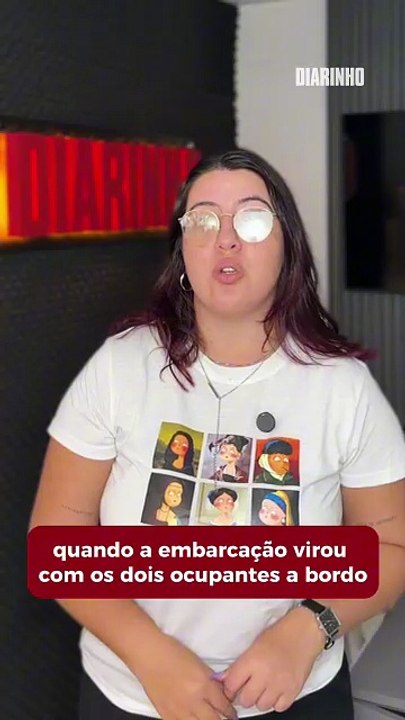 Homem sobrevive agarrado a porta de geladeira após barco virar