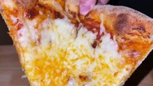 Extra cheesy pizza 😮‍💨
