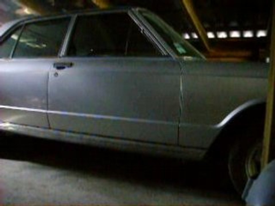 Fiat 130 berline 3.2L V6 de 1973 le 28 mai 2008