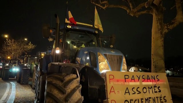 Gli agricoltori lasciano Parigi, tensioni in aumento a Tolosa sull'accordo commerciale UE-Mercosur