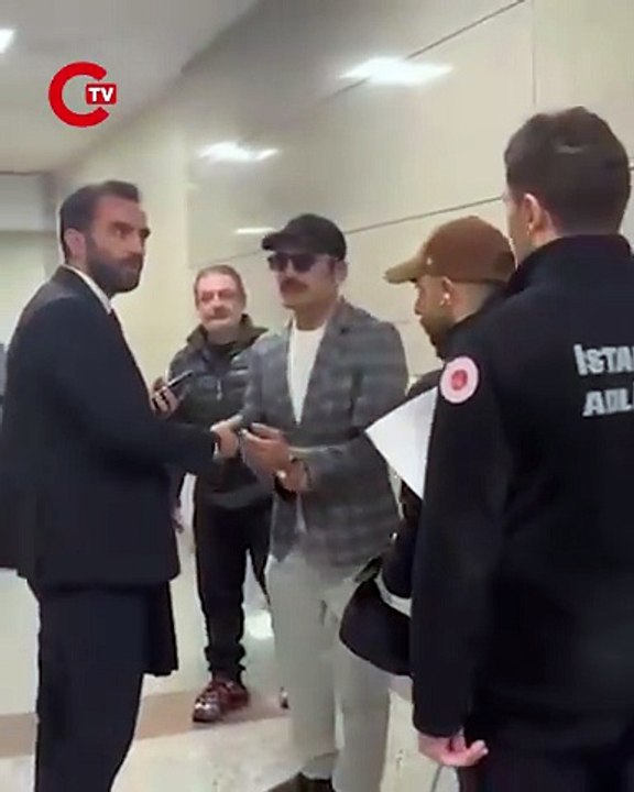 Oyuncu Ufuk Bayraktar, bir işletmeyi koruma adı altında sahibinden para istediği, reddedilmesi üzerine işletme sahibine ‘seni burada barındırmayacağım görürsün’ diyerek yumrukla saldırdığı iddiasıyla 11 yıl 3 aya kadar hapis talebiyle hakim karşısında