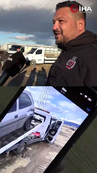 Çekiciyi kurtarmaya giden iki çekici de çamura saplandı