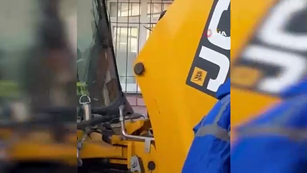 Avcılar’da korku dolu anlar: Kazı sırasında doğal gaz borusu delindi