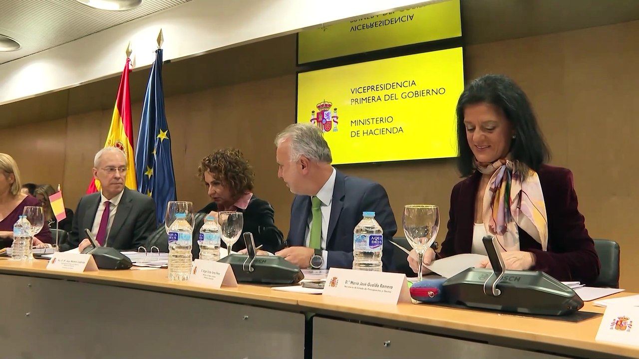 Montero, abierta a vincular financiación de CCAA y vivienda, como pide PP